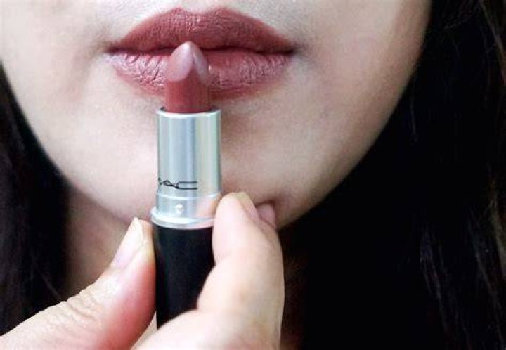 MAC Whirl Lipstick Review & Swatches: Is It Still a Must-Have?